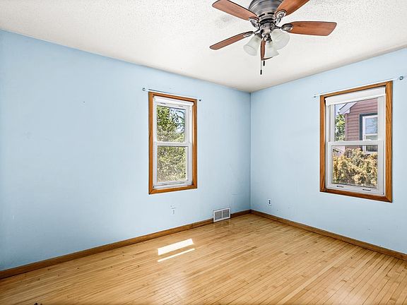 5th image of 4710 Tioga St