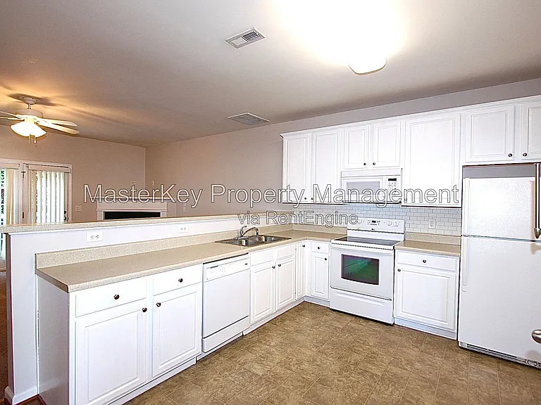 508 Bayou Ct — Photo 6