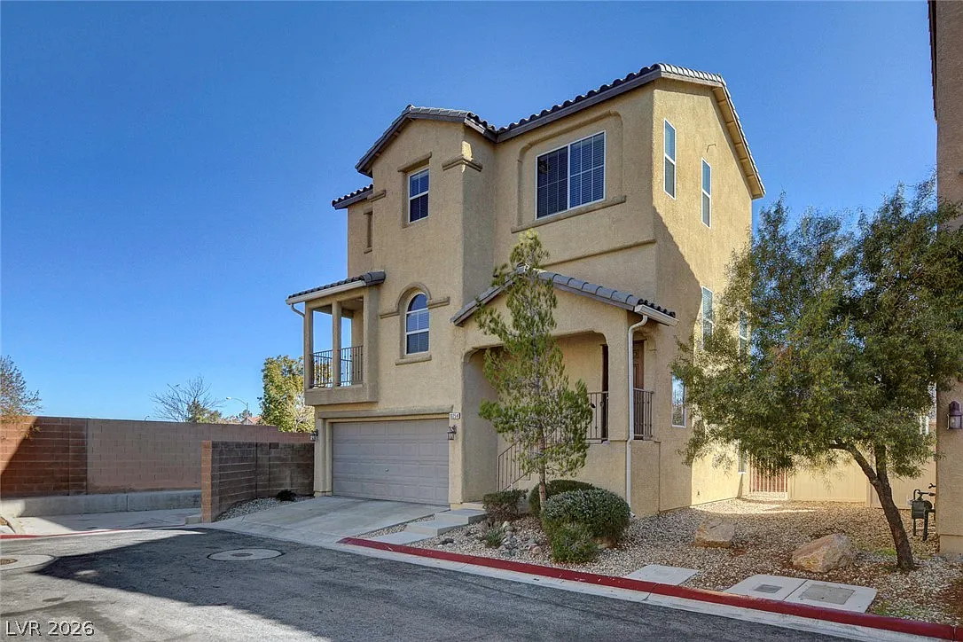 3 bed, 3.5 bath, 1498 sqft, $1,875 — Photo 2