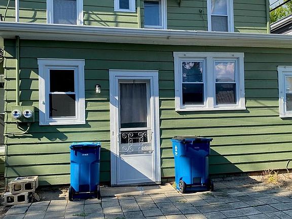 5th image of 217-217 W Carrol St