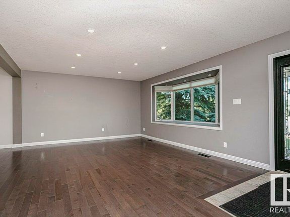 5th image of 2 Westbrook Dr NW