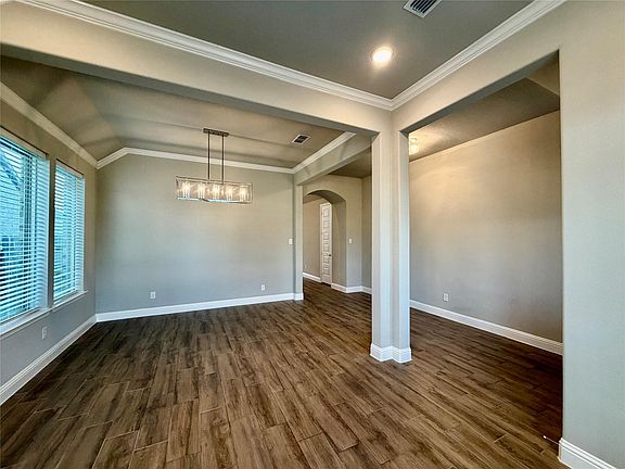 3rd image of 9503 Crescent Mill Dr
