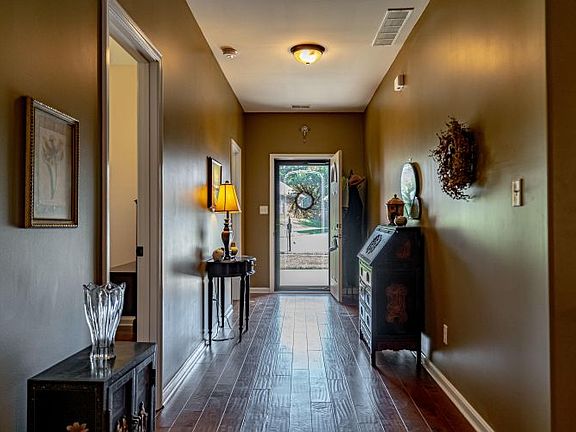 4th image of 119 Twin Brook Ct
