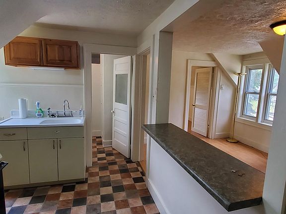 4th image of 3901 S Harmon St