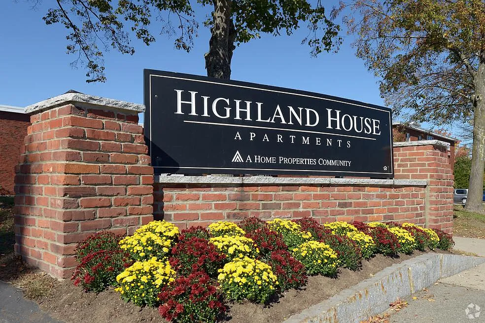 Highland House Apartments — Photo 3