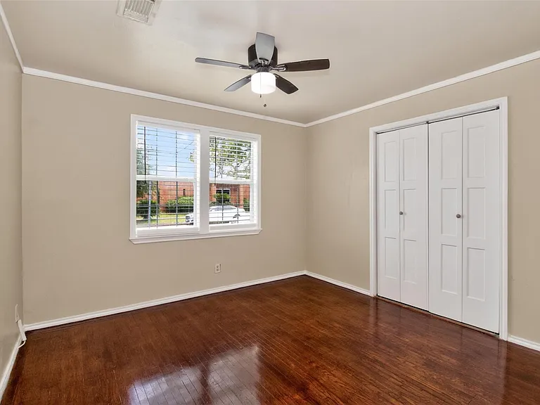 2916 Avenue M — Photo 11