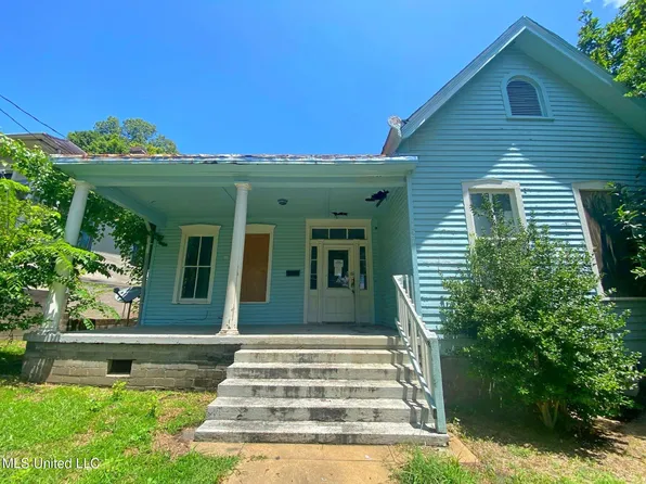1127 Harrison St, Vicksburg, MS 39180