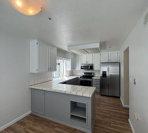 5th image of 1 Valley West Cir