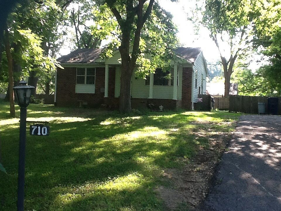 1st image of 710 Charleston St
