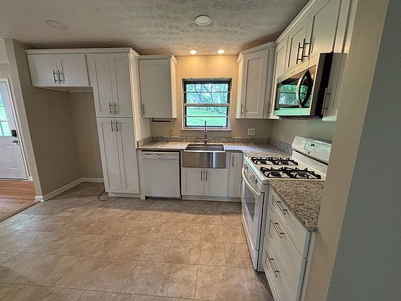 4th image of 612 Hardwicke Dr
