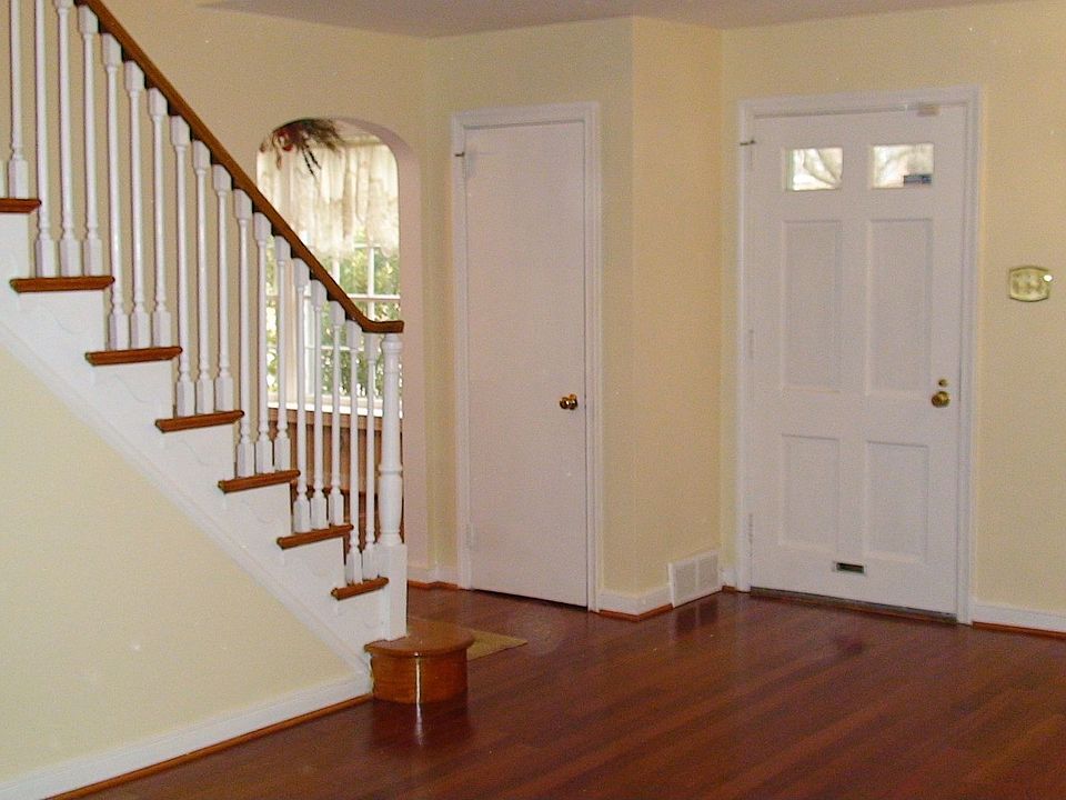 2nd image of 22 Lanfair Rd