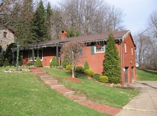 1017 Golfview Dr, McKeesport, PA