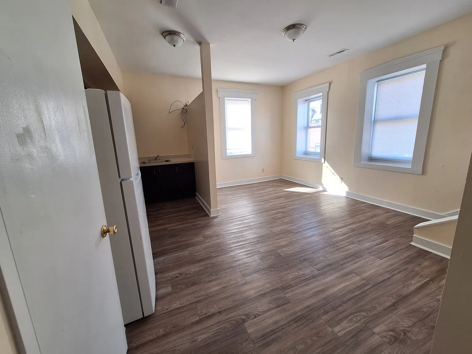 2 bed, 1200 sqft, $1,200 — Photo 2