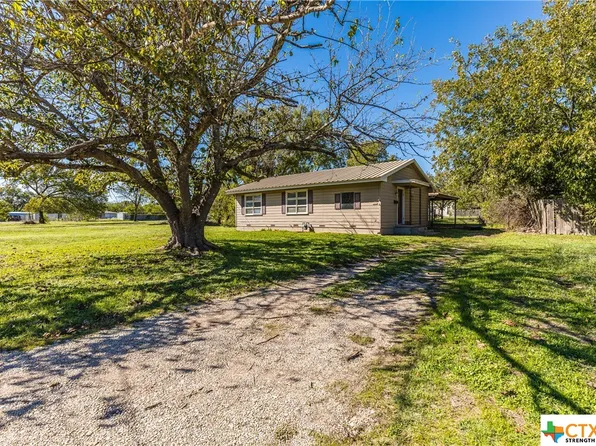 811 E Navarro Ave, Mart, TX 76664
