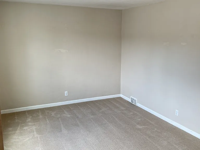 370 W Commercial St #1 — Photo 9