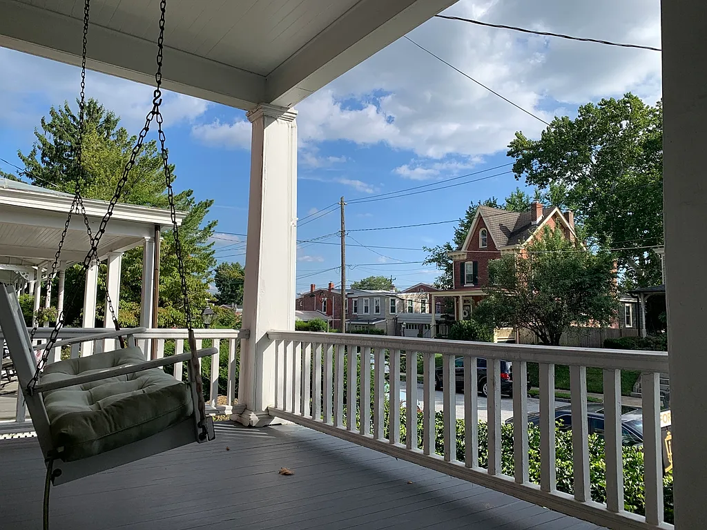 3 bed, 1.5 bath, 1725 sqft, $2,775 — Photo 3