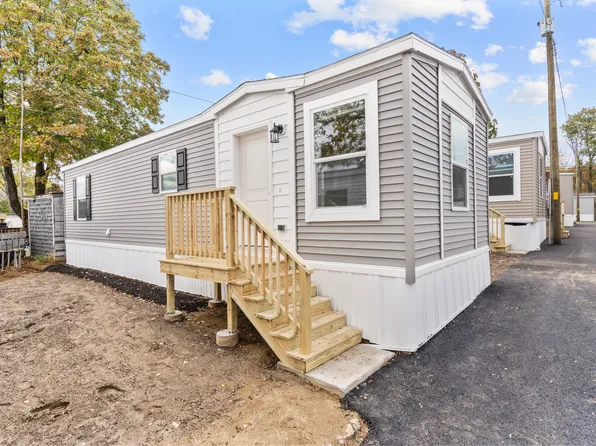55 Sugar St #55, Newtown, CT 06470