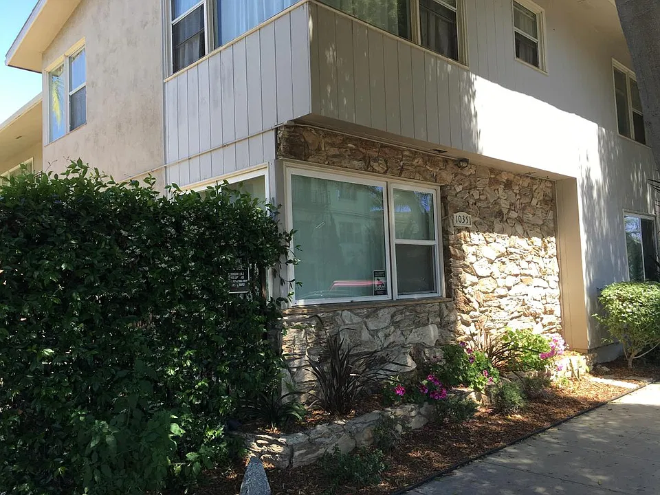 1035 E Appleton St #8