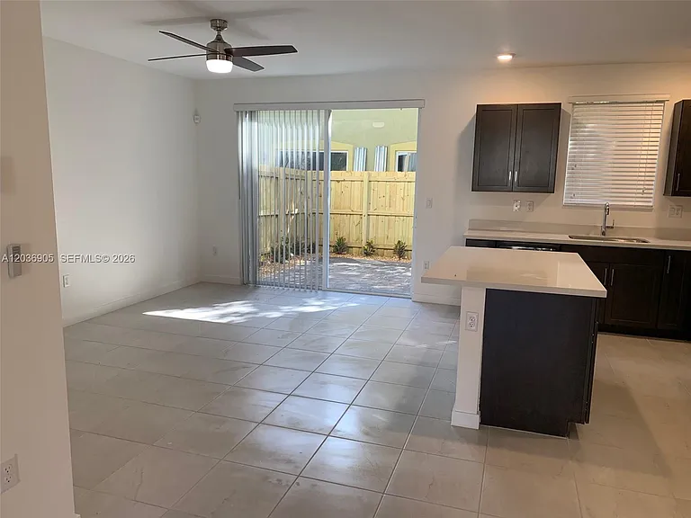 1078 SE 23rd Ter #1078 — Photo 5