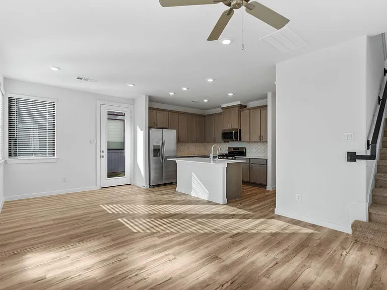 3235 Loam Ln — Photo 9
