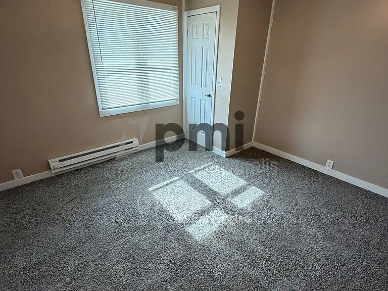 1023 E 8th St #3 — Photo 18