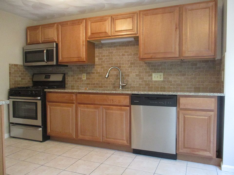1st image of 1405 Pinewood Dr