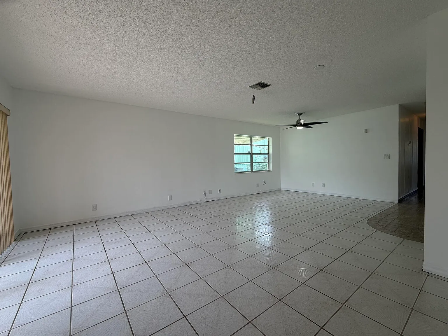 2 bed, 2.0 bath, 1371 sqft, $2,500 — Photo 4