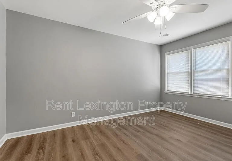 4589 Fieldmoor Dr — Photo 20