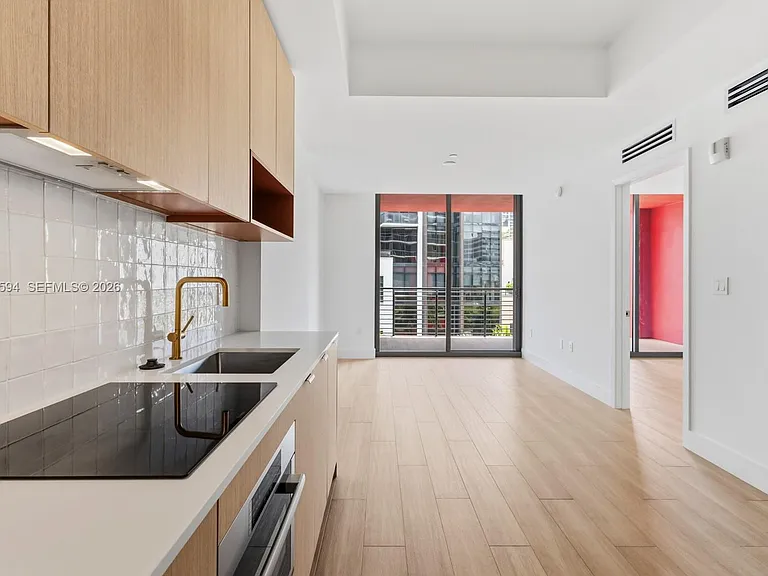 90 NE 32nd St #506 — Photo 6