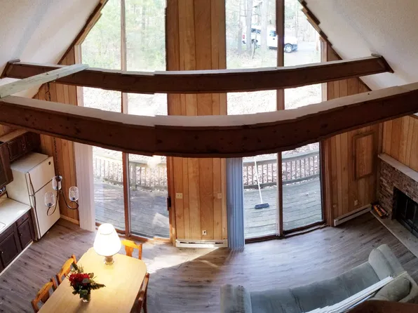 103 Lollipop Ln, Dingmans Ferry, PA 18328