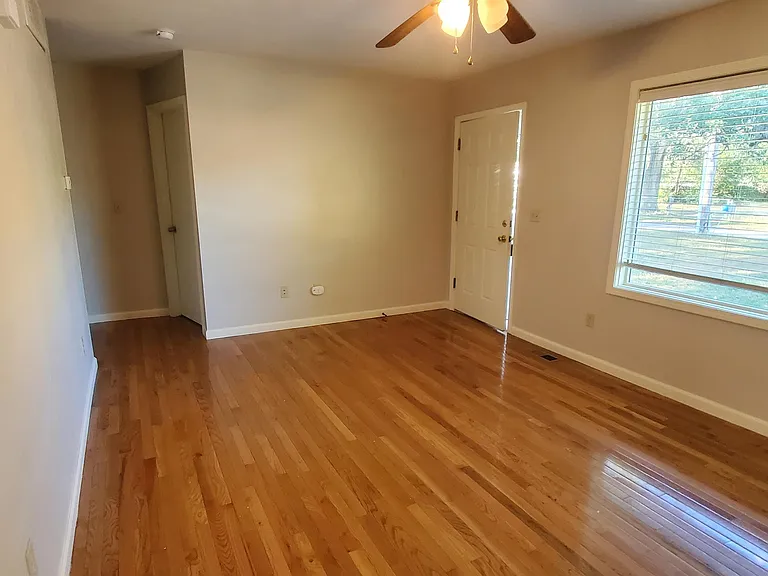 5044 N Salina St — Photo 3