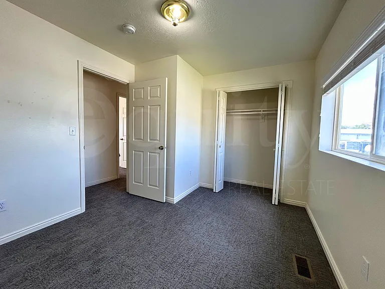 1526 N Trinnaman Ln #4-1 — Photo 11