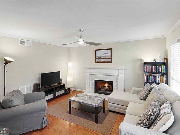 5th image of 1101 Collier Rd NW APT D6