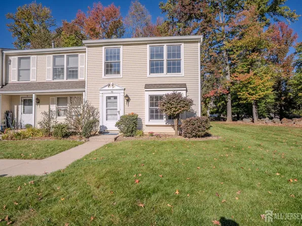 49 Cottonwood Ct, Monmouth Junction, NJ 08852