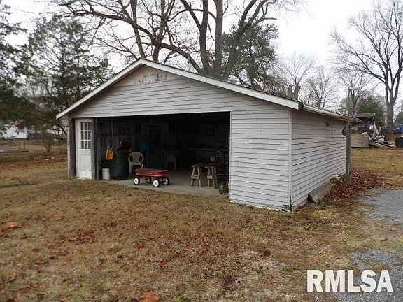 4th image of 713 N Mill St