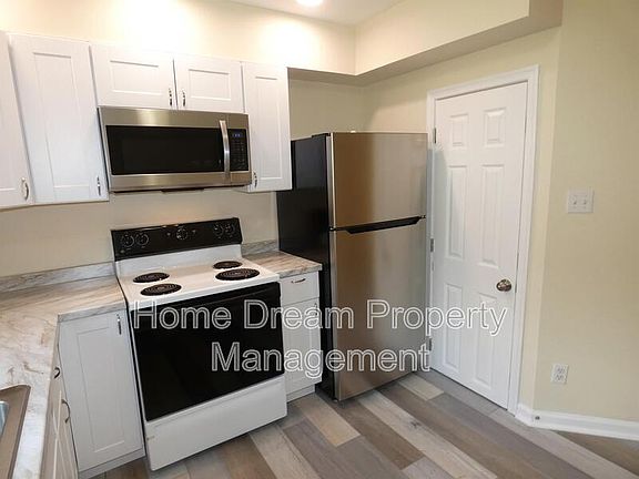 5th image of 10600 Redbird Ln #B