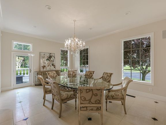 4th image of 5247 Blackhawk Dr