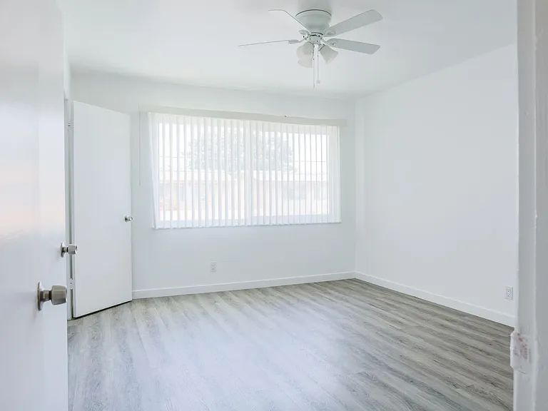 2709 S Baker St — Photo 20