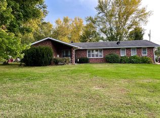 300 E 13th St, Mountain Grove, MO 65711