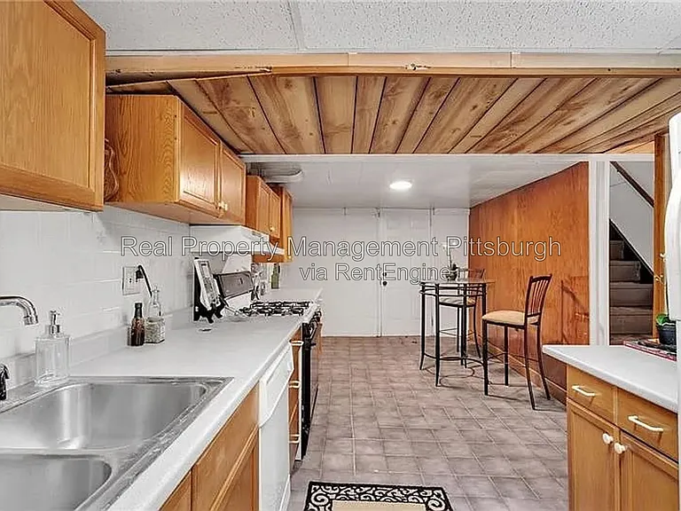 1307 Universal Rd — Photo 20