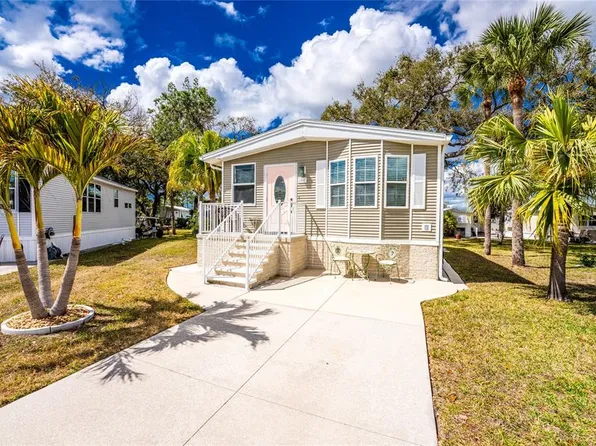 50 Crown Point Dr, Nokomis, FL 34275