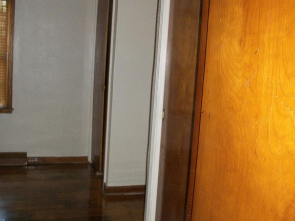 4th image of 3931 Casper Ave