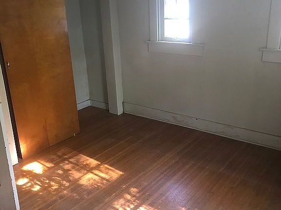 bedroom #1