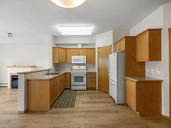 3rd image of 151 SE Country Village Rd NE #2458