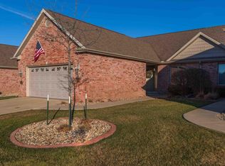 1706 Dunraven Rd, Bloomington, IL 61704