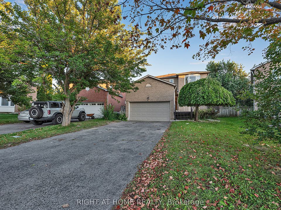 1st image of 45 Blair Cres