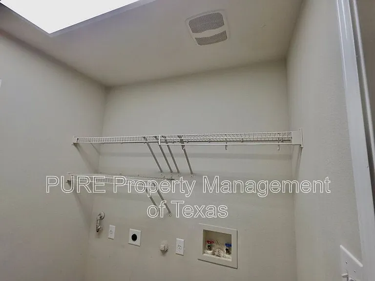 1104 Kensington Castle Trl — Photo 18