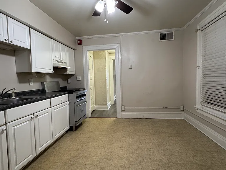 719 Main St #7 — Photo 7