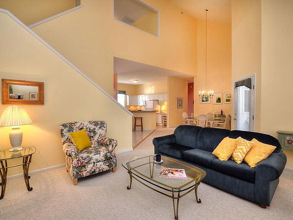 3rd image of 3132 Lakeside Commons Drive SE