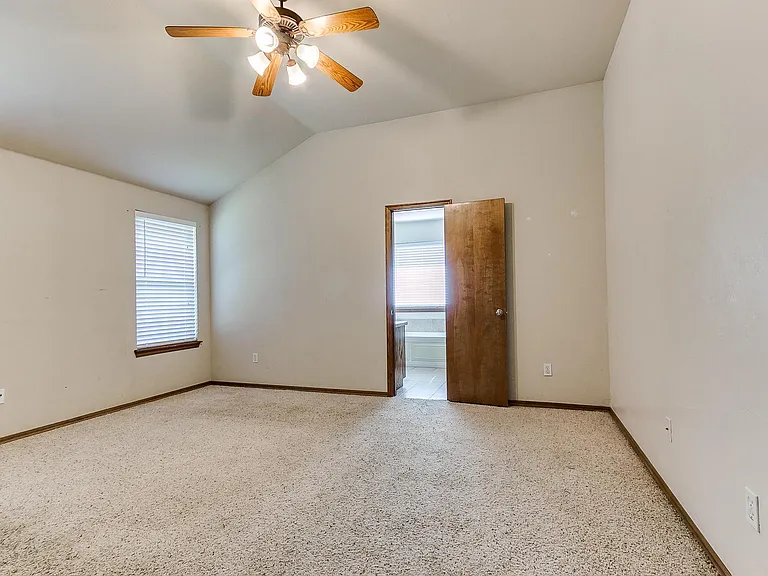 1708 Meadow Run Dr — Photo 12